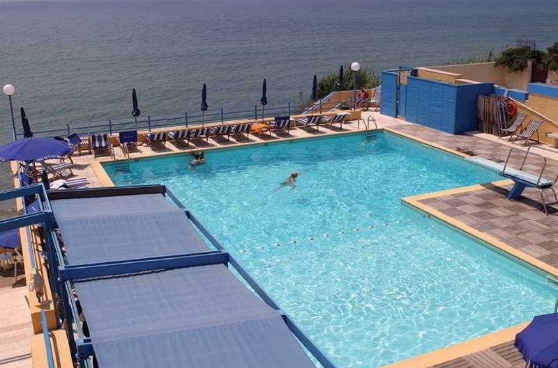 Grand Hotel Dei Cesari Dependance Anzio Kültér fotó